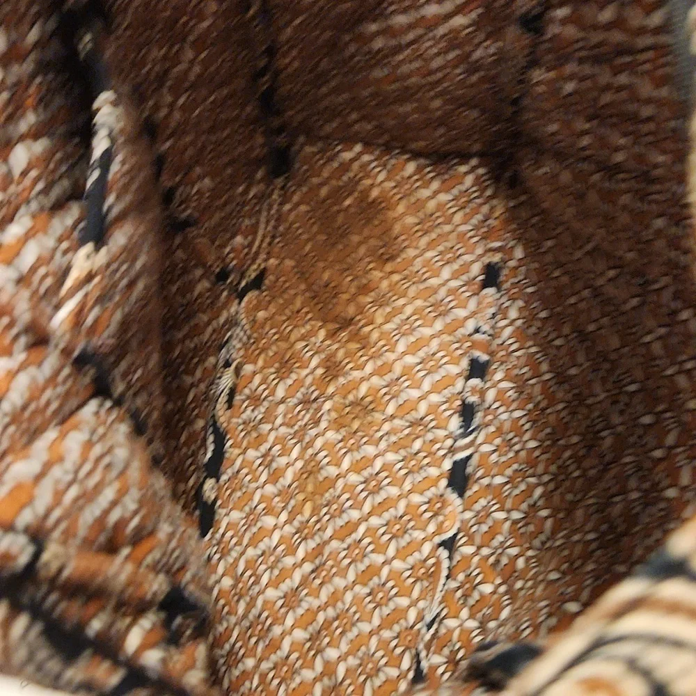 Vera Wang Backpack quilted has piping edge wear see pics Flaws